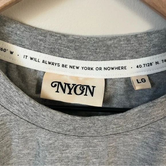 New York or Nowhere Women’s Tee - Picture 6 of 6
